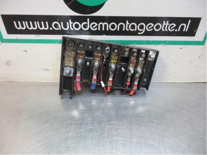 Boîte à fusibles d'un Volkswagen Transporter (Transporter, Autos : Pièces & Accessoires, Électronique & Câbles, Volkswagen, Utilisé