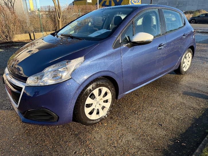Peugeot 208, Auto's, Peugeot, Bedrijf, Te koop, ABS, Airbags, Airconditioning, Boordcomputer, Centrale vergrendeling, Radio, Benzine
