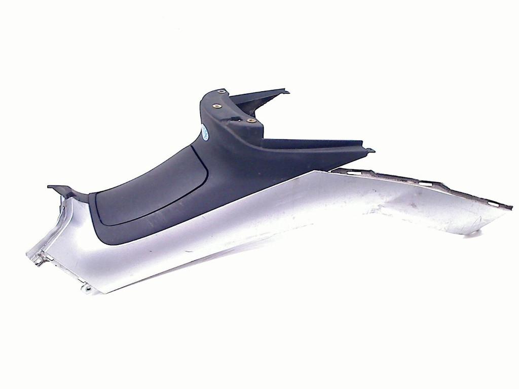 CENTRALE TUNNEL Piaggio MP3 400 2007-2010 (624243|624444), Dhr. S. di Majo, Gebruikt, Info@cama-motorparts.nl, P.J. Troelstraweg 8 8
3144 CX  MAASSLUIS, NL