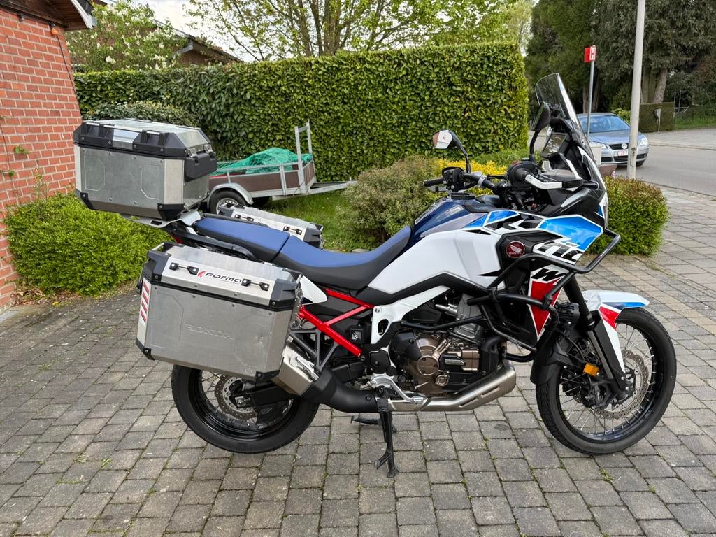Honda Africa Twin 1100 DCT 2022 10200km encore sous garantie, Motos, Particulier, Poignées chauffantes