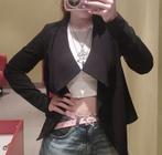 Stijlvolle zwarte blazer met gedrapeerde voorkant - Maat 36, Vêtements | Femmes, Vestes & Costumes, Taille 36 (S), Comme neuf