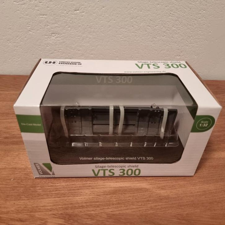 Volmer VTS 300 Maisschuif Universal Hobbies, Hobby en Vrije tijd, Modelauto's | 1:32, Zo goed als nieuw, Tractor of Landbouw, Universal Hobbies