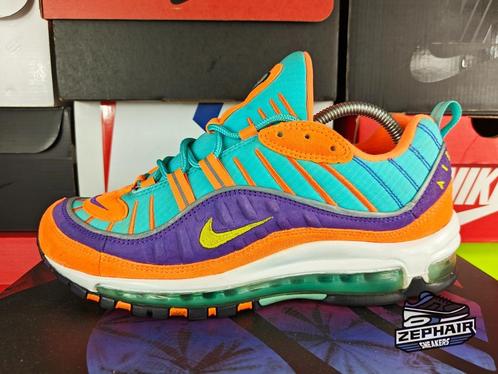Nike Air Max 98 QS 'Cone/Hyper Grape' EU42 2017, Kleding | Heren, Schoenen, Gedragen, Sneakers, Overige kleuren, Ophalen of Verzenden