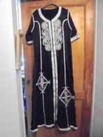 Mooie zwarte versierde Marokkaanse jurk M-L, Comme neuf, Noir, Taille 38/40 (M), Sous le genou