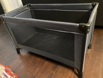 Reisbed beschikbaar voor biedingen