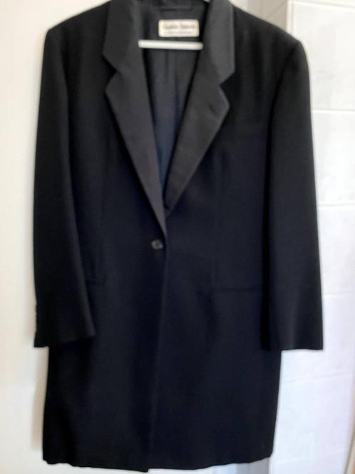 dames-smoking zwart 44 Giorgio Armani, Vêtements | Femmes, Vestes & Costumes, Porté, Taille 42/44 (L), Noir, Enlèvement ou Envoi