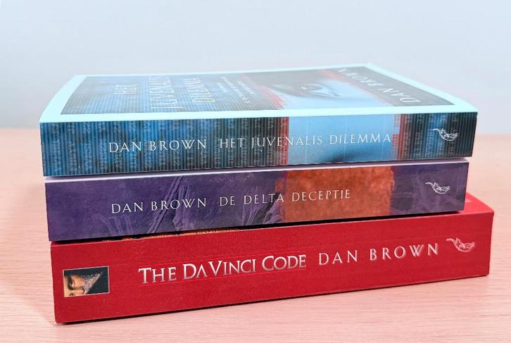 Dan Brown - Een collectie van 3 spannende boeken / thrillers, Livres, Thrillers, Utilisé, Belgique, Enlèvement ou Envoi