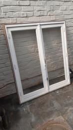 Fenêtre en bois à vendre, Bricolage & Construction, 120 à 160 cm, Enlèvement, Utilisé, 80 à 120 cm