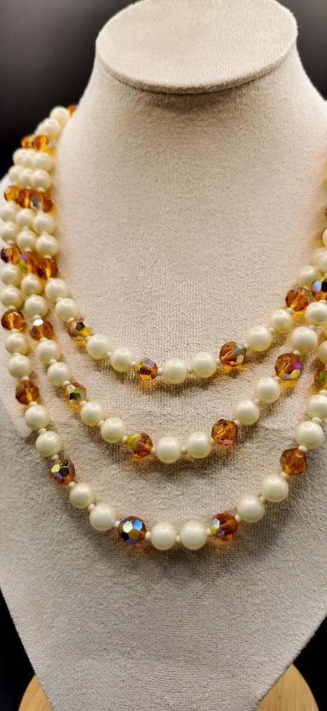 Collier vintage 3 rangs perles – années 50/60, Bijoux, Sacs & Beauté, Colliers, Comme neuf, Synthétique, Avec cristal, Enlèvement ou Envoi