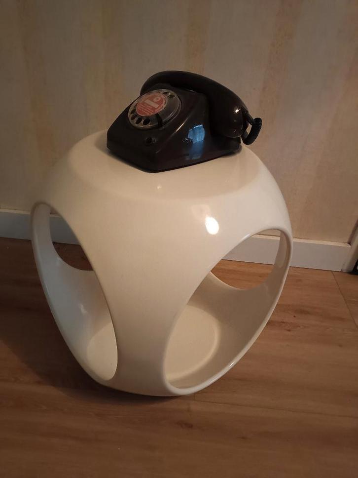 Bijzettafel space age, Huis en Inrichting, Tafels | Bijzettafels, Ophalen of Verzenden