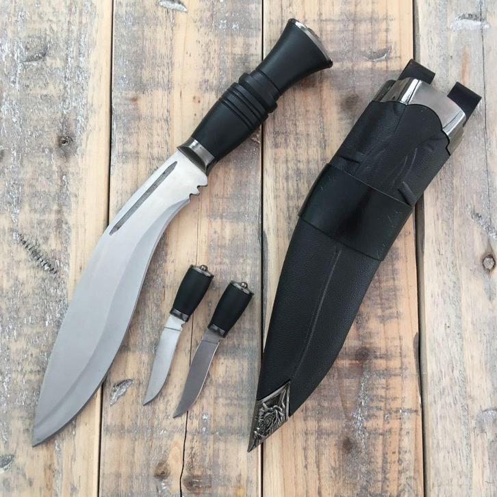 Moderne kukri (30 cm) met 2 kleine mesjes en hard foedraal, Verzamelen, Militaria | Algemeen, Overige soorten, Mes of Dolk, Verzenden