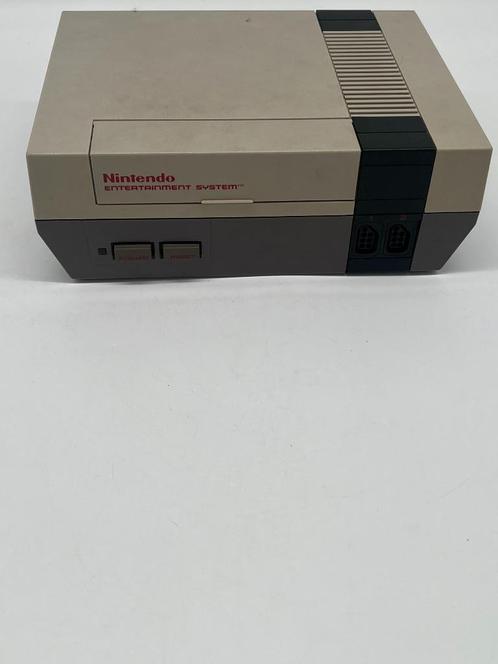 NES Console - met 2 controllers | In nette staat, Games en Spelcomputers, Games | Nintendo NES, Zo goed als nieuw, Simulatie, 2 spelers