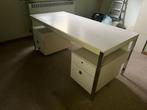 Bureau wit met alluminium, Huis en Inrichting, Bureaus, Ophalen of Verzenden, Bureau