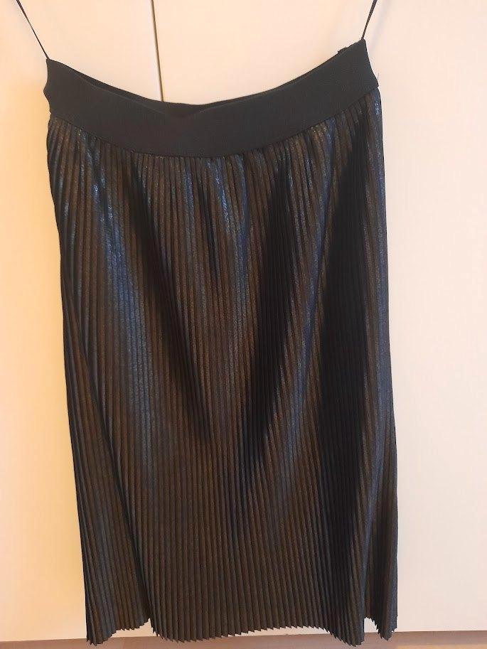 Vero Moda - Feestelijke plissé rok – maat XS/S - Heel goed, Kleding | Dames, Rokken, Nieuw, Maat 34 (XS) of kleiner, Zwart, Knielengte