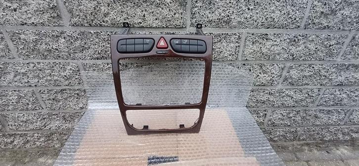 Mercedes-Benz C Klasse Middenconsole A2038202710 Houtinleg, Auto-onderdelen, Interieur en Bekleding, Mercedes-Benz, Gebruikt, Ophalen of Verzenden