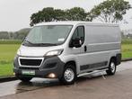 Peugeot Boxer 330 2.0 BlueHDI L2H1 Pro Airco 130PK Climatron, Auto's, Te koop, Zilver of Grijs, Gebruikt, 750 kg