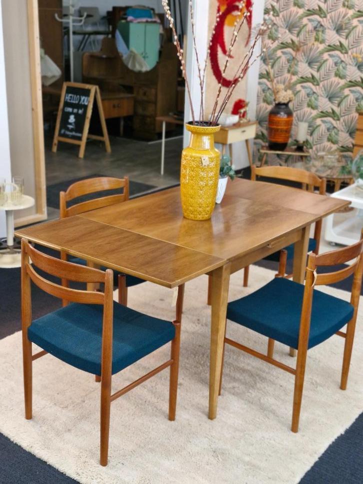 Vintage eettafel jaren 70 klein model, Huis en Inrichting, Tafels | Eettafels, Gebruikt, Vier personen, Rechthoekig, Ophalen