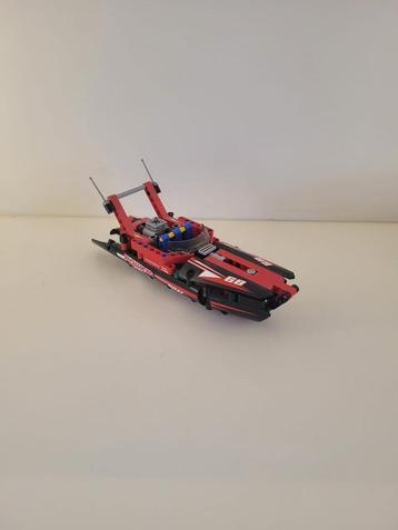 LEGO Technic - Le bateau de course