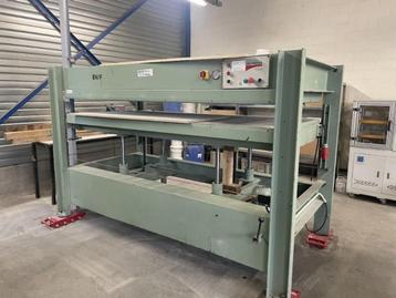Hydraulische platenpers Italpresse  beschikbaar voor biedingen
