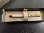 ️ Nieuwe Parker Classic White balpen met gouden doos, Nieuw, Met doosje, Ophalen of Verzenden, Parker