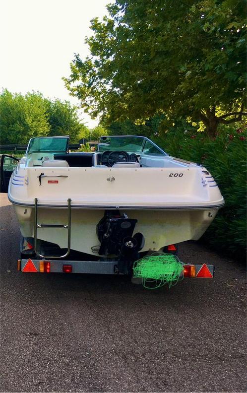 Sea ray 200  V8 met trailer, Sports nautiques & Bateaux, Speedboat, Utilisé, 6 mètres ou plus, Essence, 200 ch ou plus, Polyester