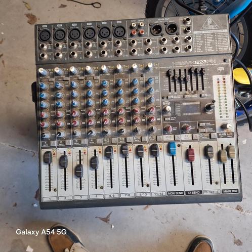 Behringer installatie versterker + luidsprekers, Muziek en Instrumenten, Versterkers | Keyboard, Monitor en PA, Zo goed als nieuw