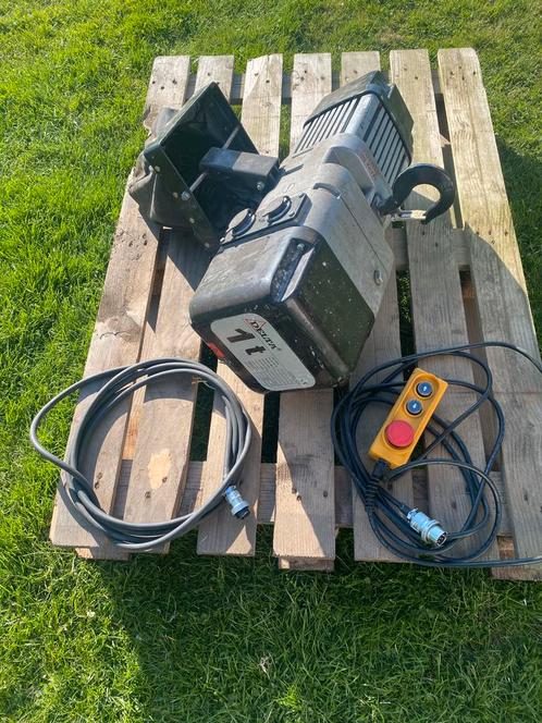 Delta - elektrische takel - 1 ton - 380v - jaar 2020, Doe-het-zelf en Bouw, Lieren en Takels, Gebruikt, Elektrisch, Ophalen