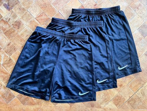 Set van drie zwarte sportshorts, Nike, 12-13 jaar, 147-158cm, Kleding | Heren, Sportkleding, Zo goed als nieuw, Voetbal, Zwart