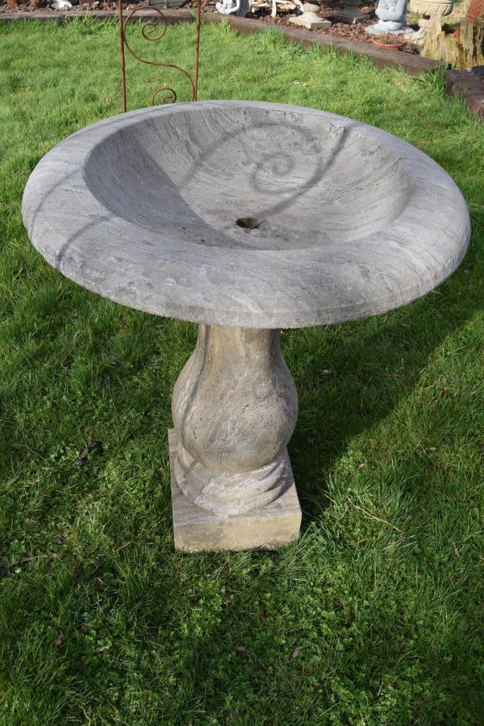 Superbe vasque ,jardinière ,bain d'oiseaux en pierre bleue, Jardin & Terrasse, Vases de jardin, Utilisé, Enlèvement