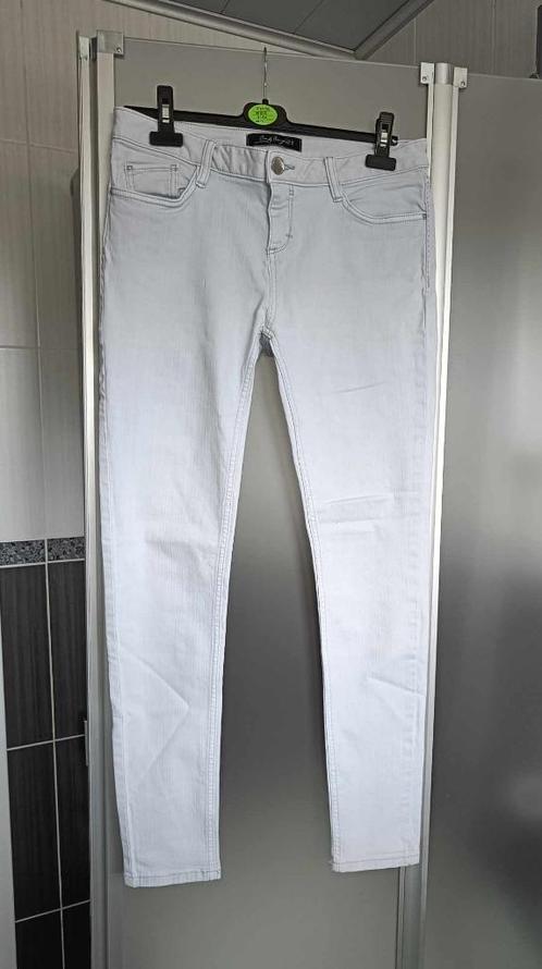 Broek - Jeans - Skinny - C&A - Maat 40 - Lichtgrijs - €5, Kleding | Dames, Spijkerbroeken en Jeans, Zo goed als nieuw, W30 - W32 (confectie 38/40)