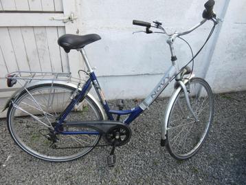 Damesfiets in zeer goede staat 28inch beschikbaar voor biedingen