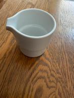 Pot à lait au style élégant, Envoi