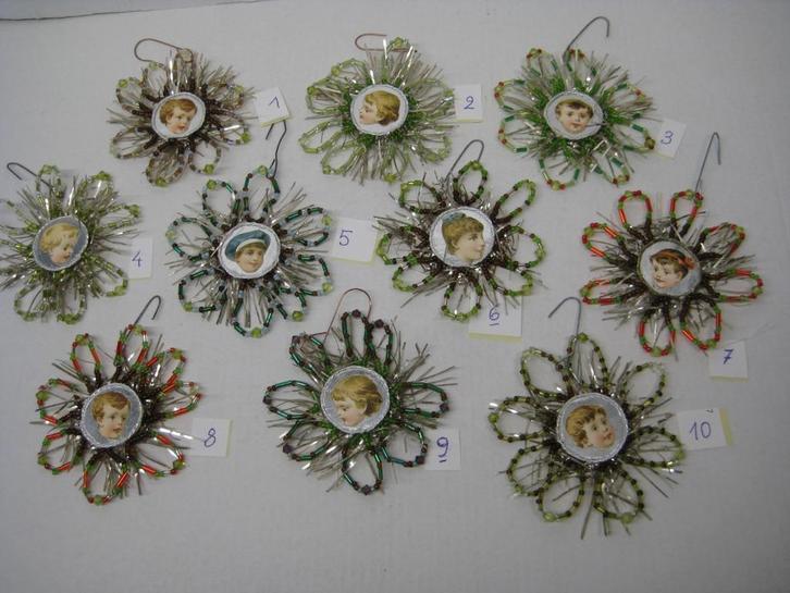 KERSTVERSIERING met GLASKRAALTJES, Diversen, Kerst, Ophalen of Verzenden