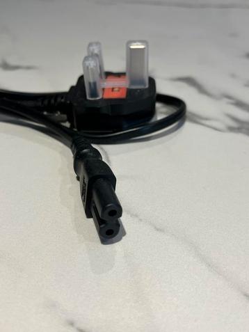 UK stroomkabel met 5A zekering – C7 / Figure-8 voeding beschikbaar voor biedingen