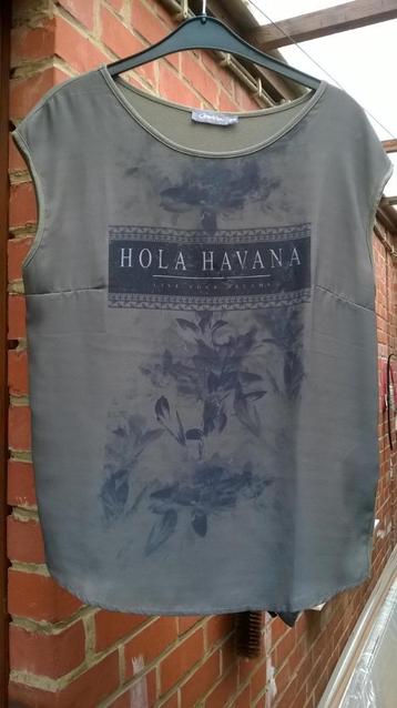 T-shirt beschikbaar voor biedingen