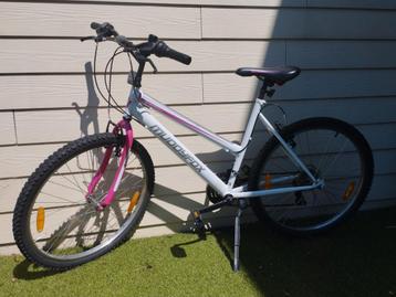 Damesfiets/Meisjesfiets te koop beschikbaar voor biedingen