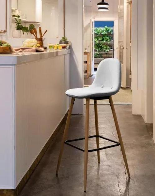 Toonzaalmodel- 3 krukken Lichtgrijs Hoogte 75 cm, Huis en Inrichting, Barkrukken, Zo goed als nieuw, 60 tot 90 cm, Hout, 3 krukken