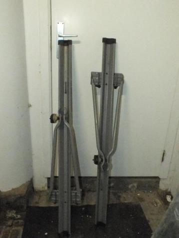 2 porte velos de toit beschikbaar voor biedingen