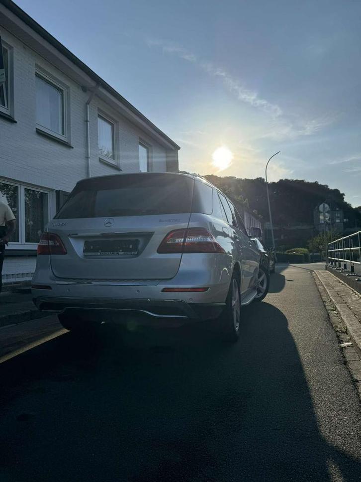 Mercedes-Benz ML 250 BlueTEC 4MATIC, Auto's, Mercedes-Benz, Particulier, M-Klasse, 4x4, ABS, Achteruitrijcamera, Adaptieve lichten