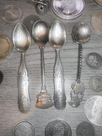 Zilver en biljetten beschikbaar voor biedingen