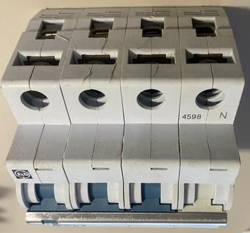 F&G automaat/zekering 20A 400V~ beschikbaar voor biedingen