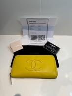 Chanel CC zip wallet, Handtassen en Accessoires, Portemonnees, Overige merken, Gebruikt, Geel, Ophalen of Verzenden