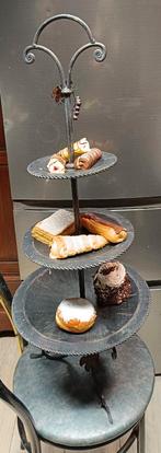 Metalen patisserie etagere te koop., Enlèvement ou Envoi, Comme neuf, Rond, Métal