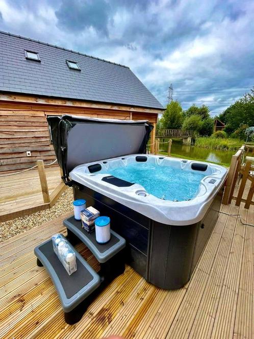 jacuzzi éfficace avec jusqu'à 160 jets🔥-40% 💦Réservez tôt, Jardin & Terrasse, Étangs, Neuf, Enlèvement