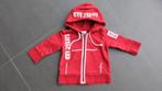 Rood vestje met kap van Tribal Baby maat 62 in zeer goede st, Kinderen en Baby's, Babykleding | Maat 62, Gebruikt, Truitje of Vestje