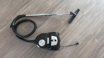 Venga VC 3300 stofzuiger met opzetstuk voor dierenhaar beschikbaar voor biedingen