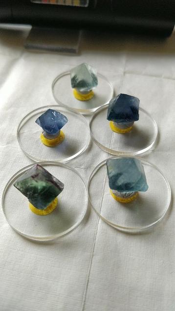 Fluoriet octaëders beschikbaar voor biedingen