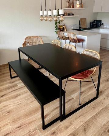 table à manger en chêne avec structure en acier (180 cm) - c disponible aux enchères