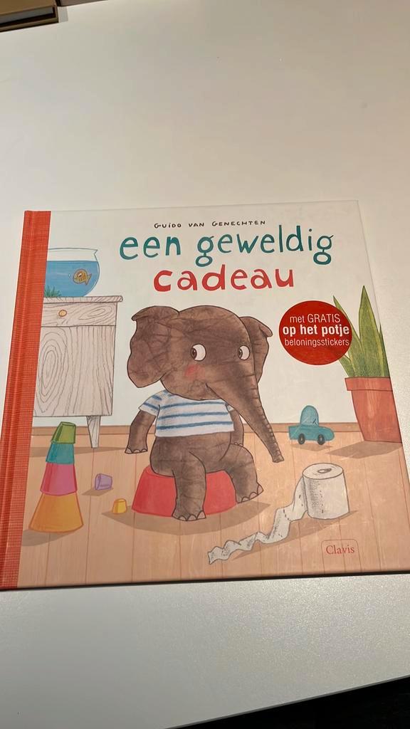 Guido Van Genechten - Een geweldig cadeau, Boeken, Prentenboeken en Plaatjesalbums, Zo goed als nieuw, Ophalen of Verzenden