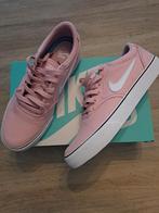 NIKE SB rose hommes 42,5 NEUVES, Enlèvement ou Envoi